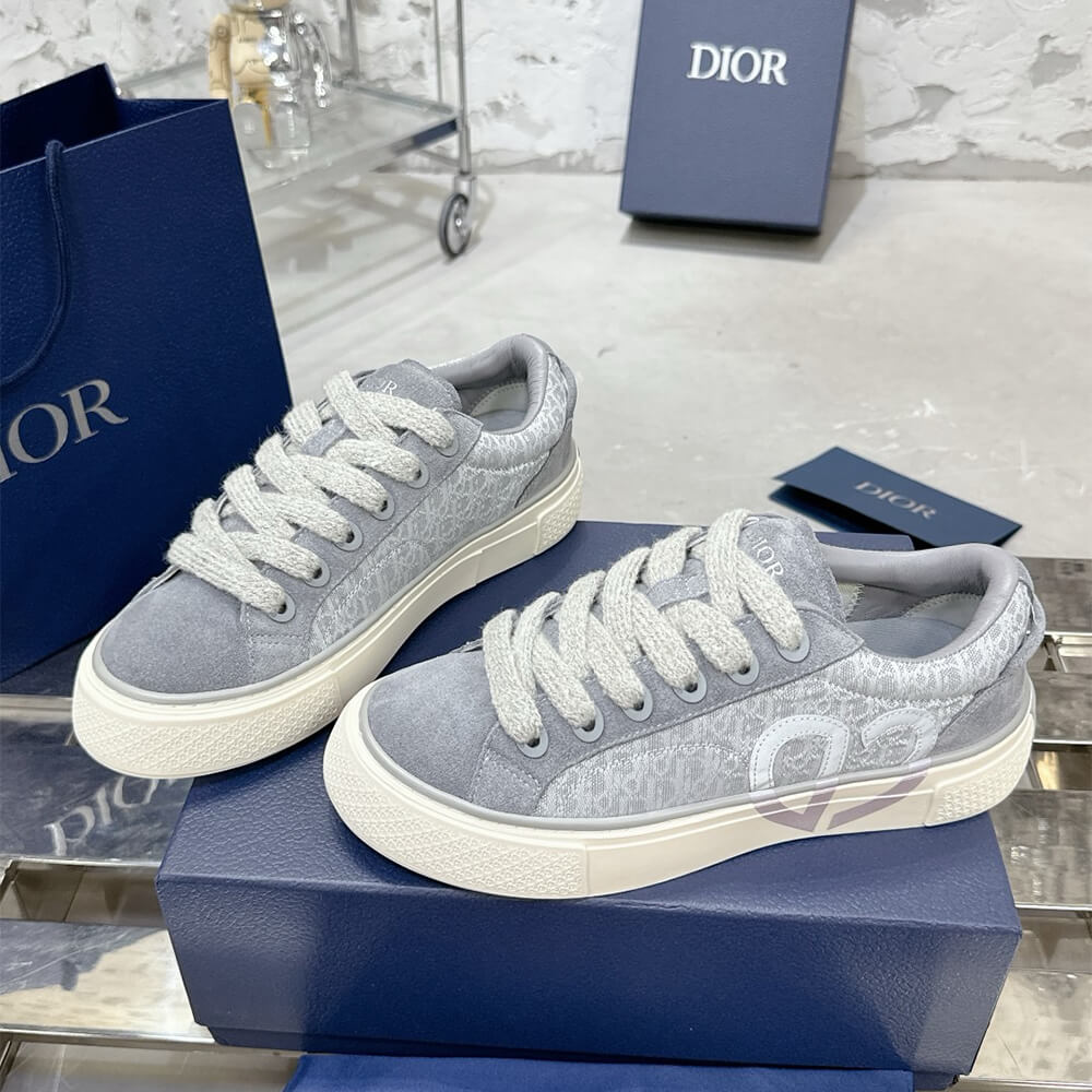 D10r B33 Sneaker