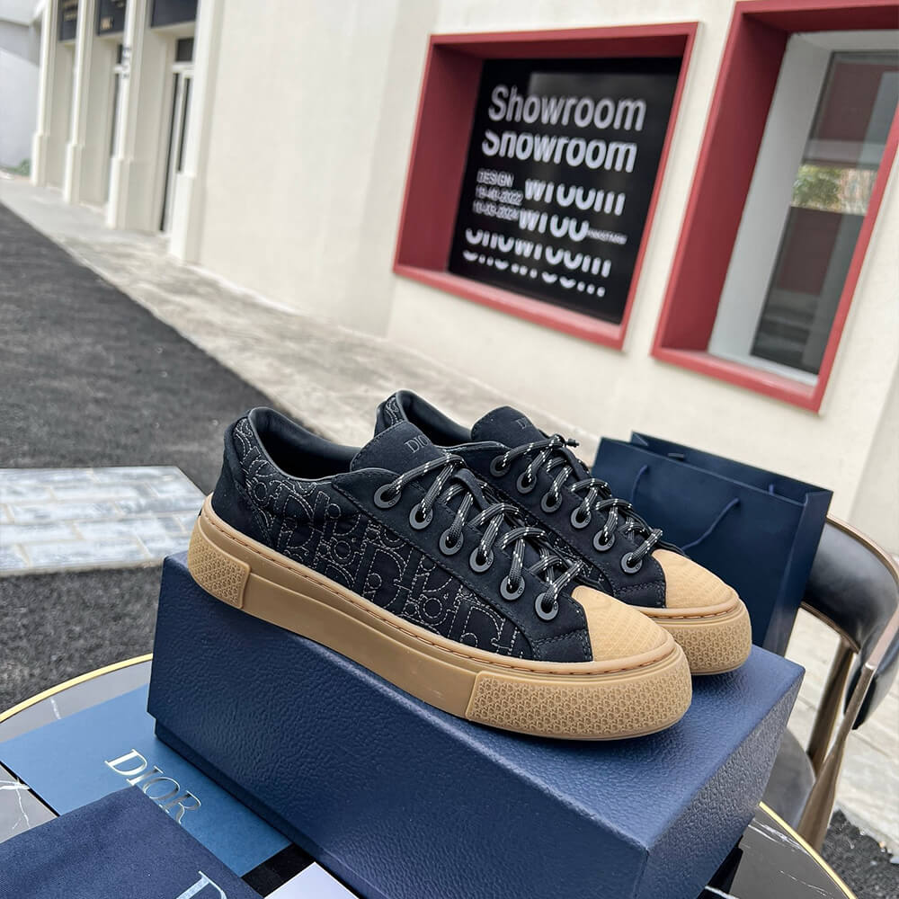 D10r B33 Sneaker