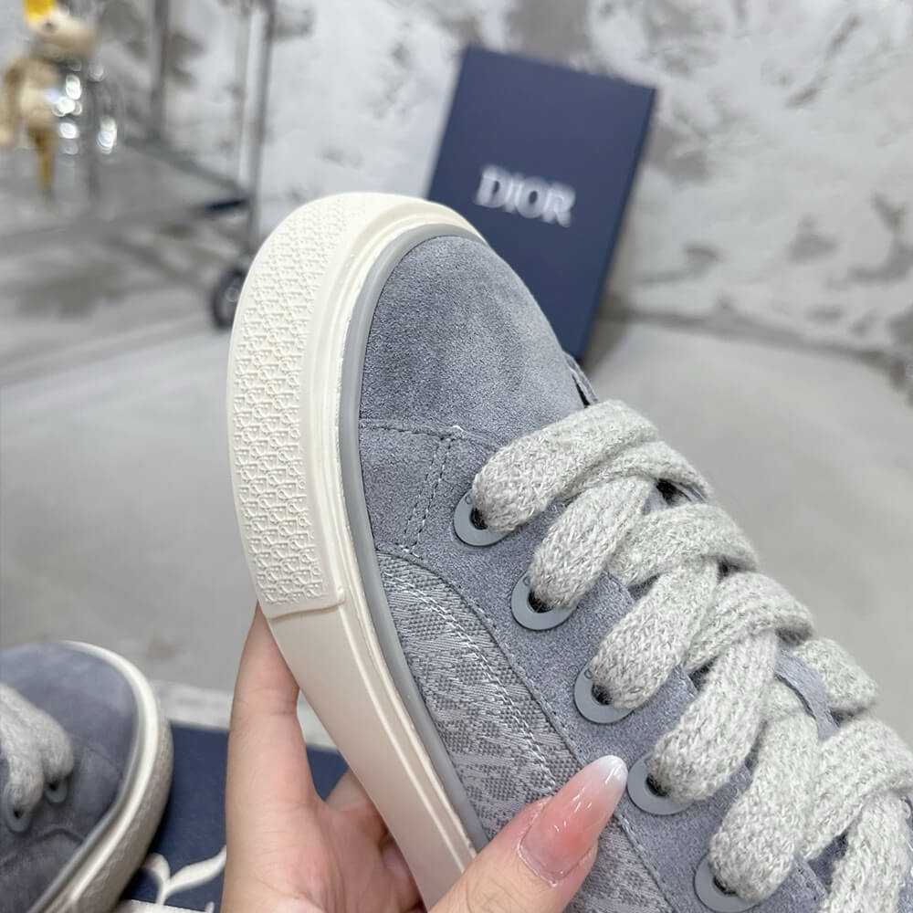 D10r B33 Sneaker