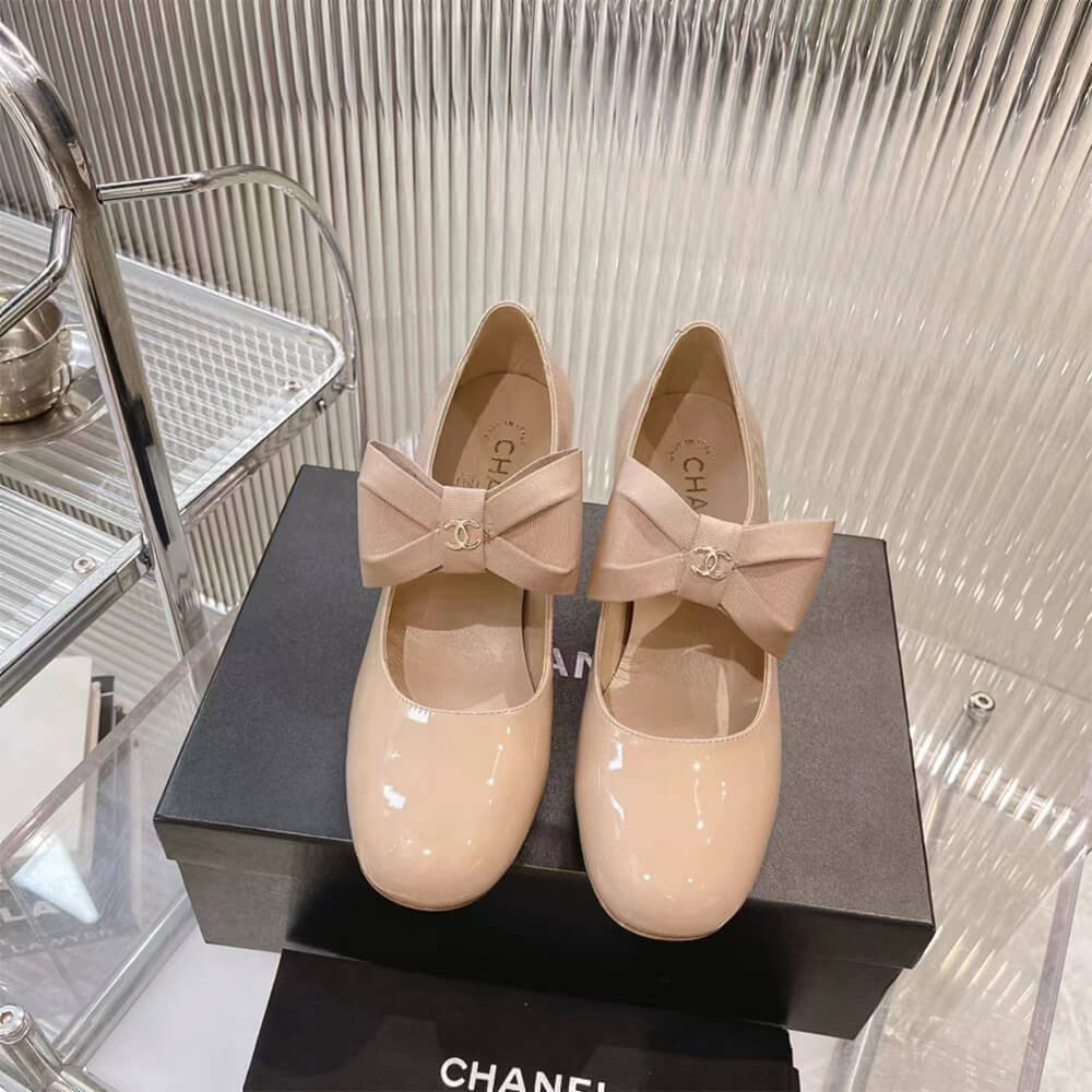 Ch**el Pumps