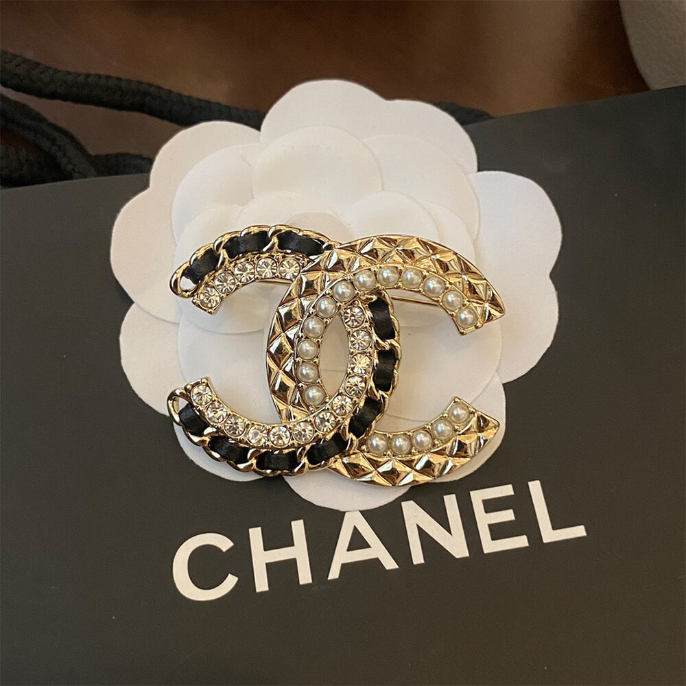 Ch**el BROOCH