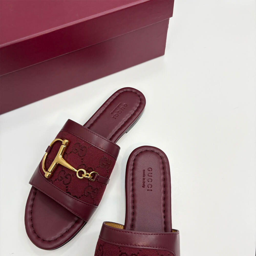 Gvc*1 Women’s slide sandal with Horsebit
