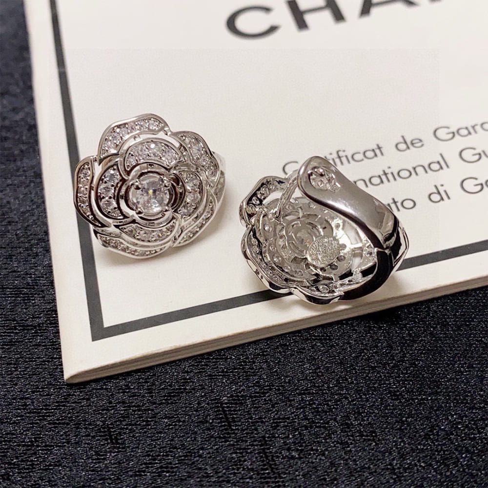 Ch**el BOUTON DE CAM??LIA EARRINGS