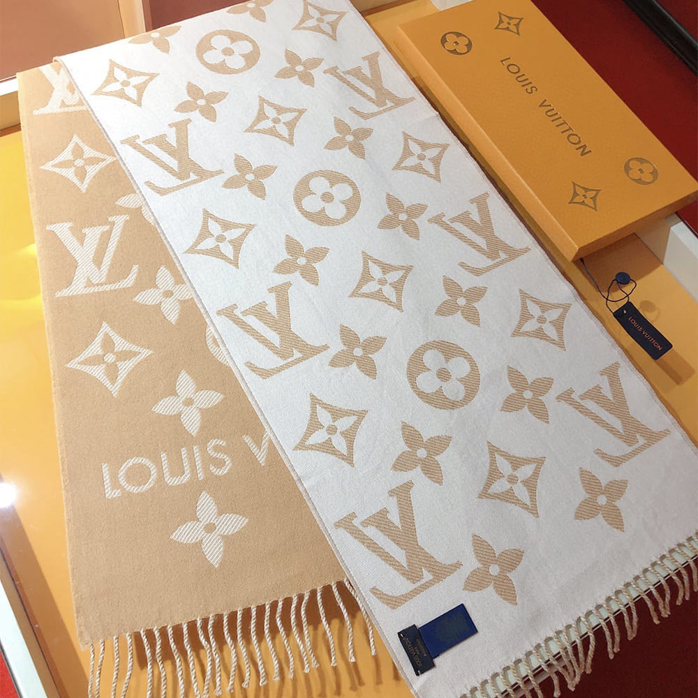 LV  ESSENTIAL Scarf