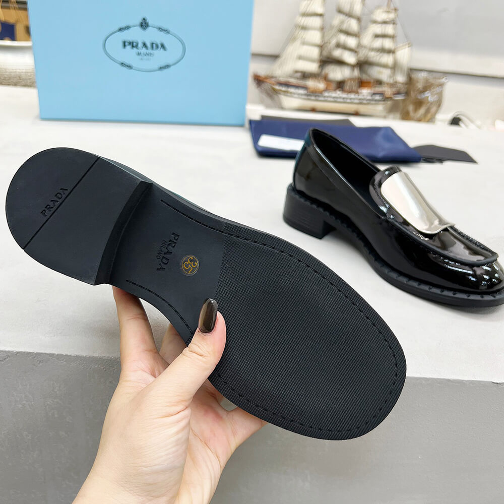 Pra*a loafers