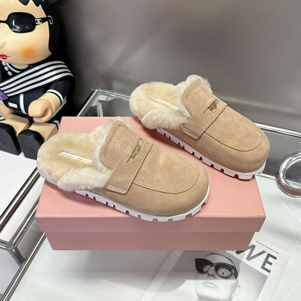 M1um1u Suede mules