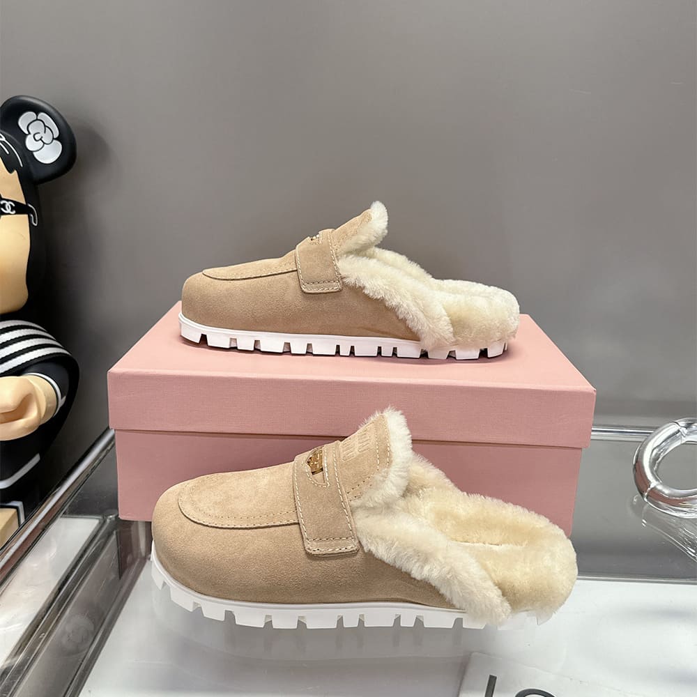 M1um1u Suede mules