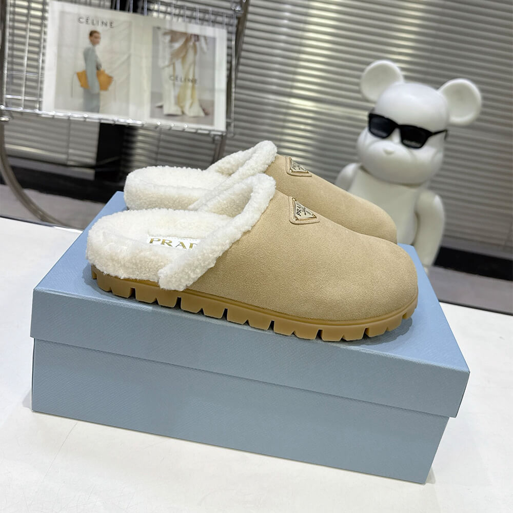 Pra*a Slippers