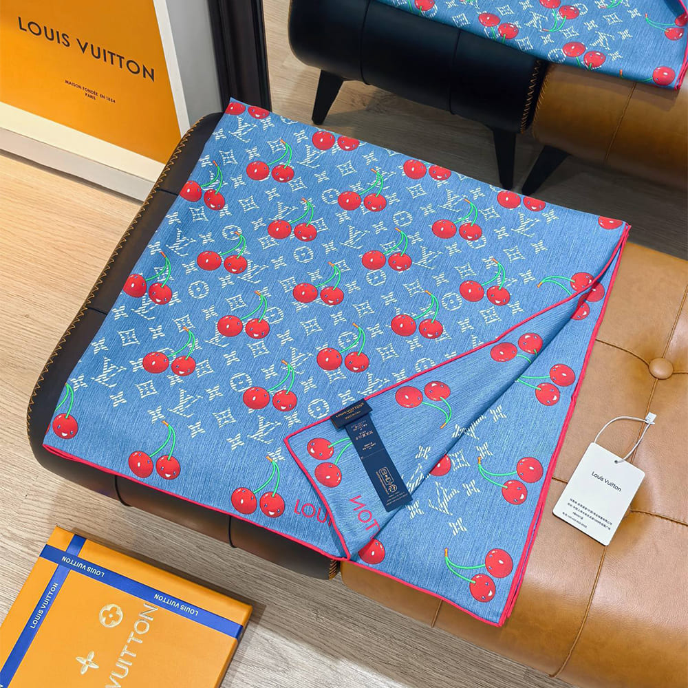 lv x tm De*1m cerise square 90