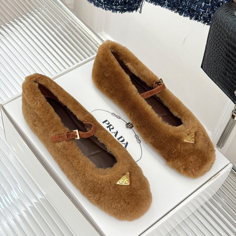 Pra*a Suede Ballerinas