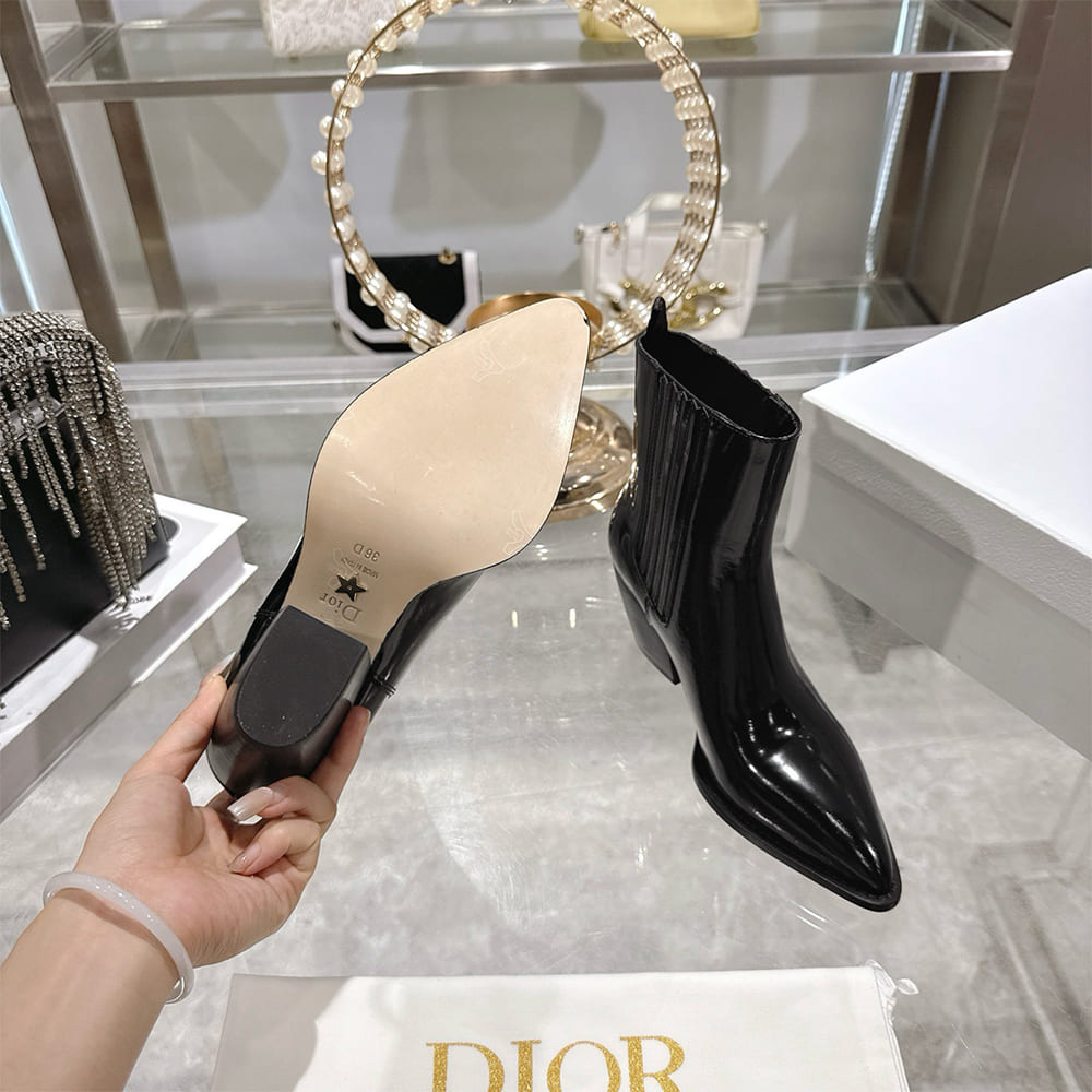 D10r Wild Heeled Ankle Boot