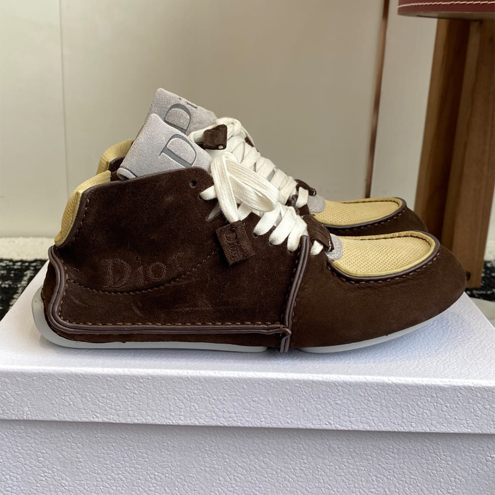 D10r Roadie Lace-Up Boot