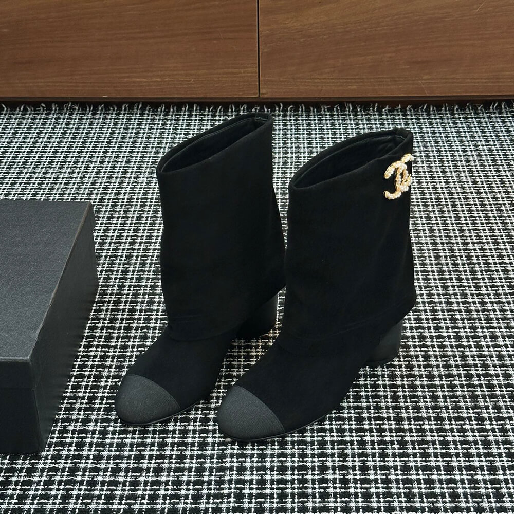 Ch**el Boots