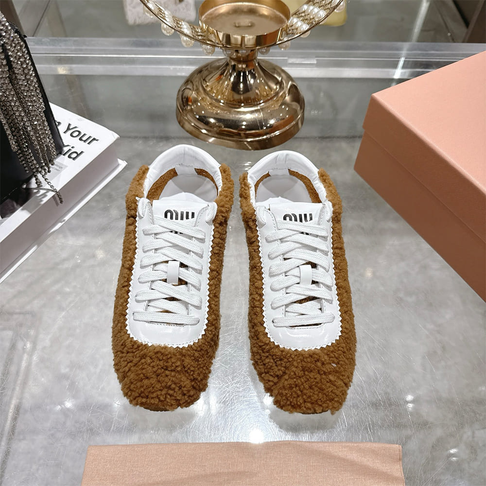 M1um1u Sneakers