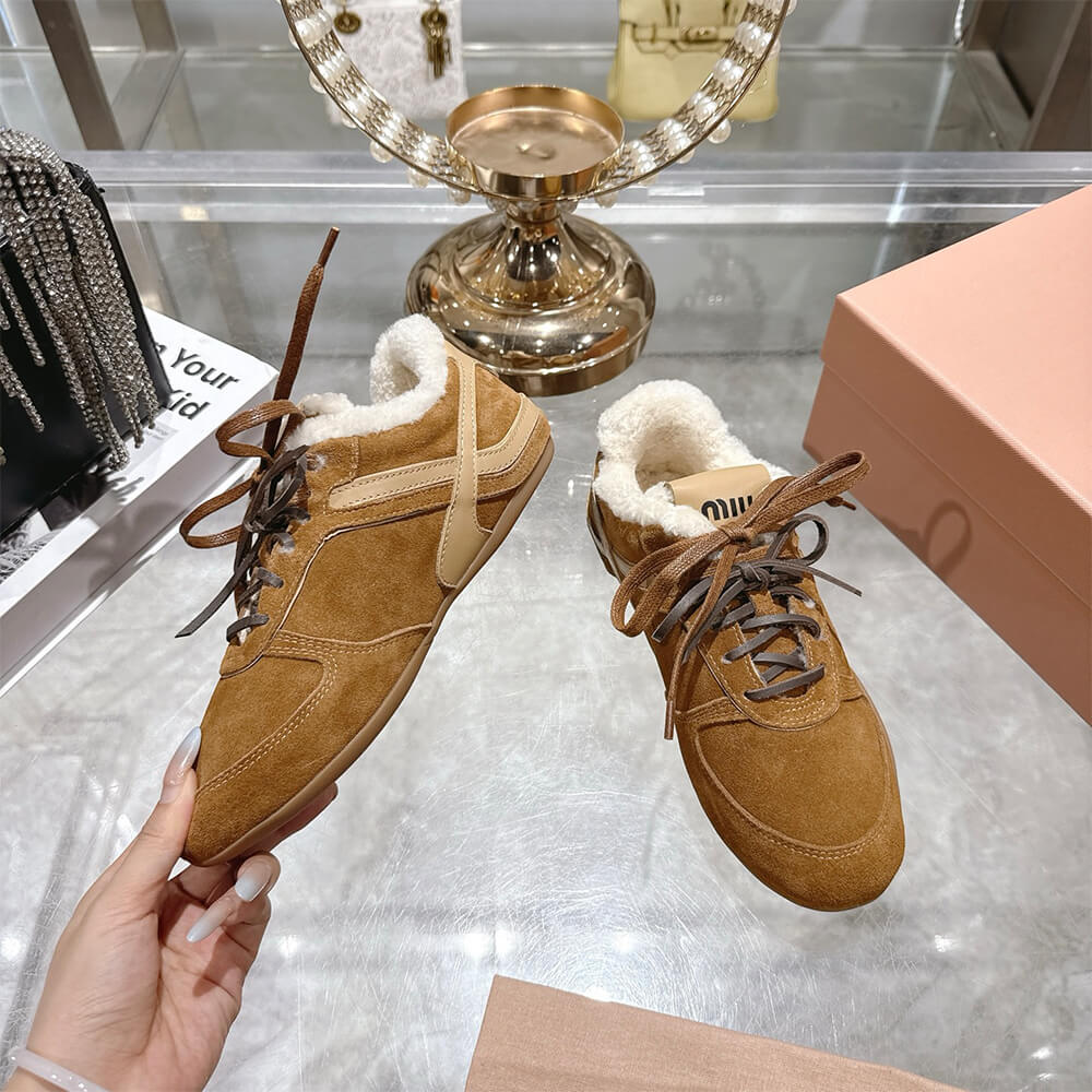 M1um1u Sneakers
