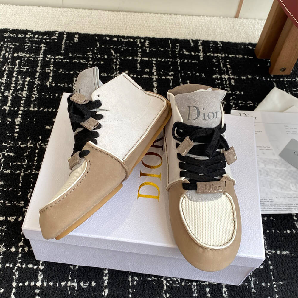 D10r Roadie Lace-Up Boot