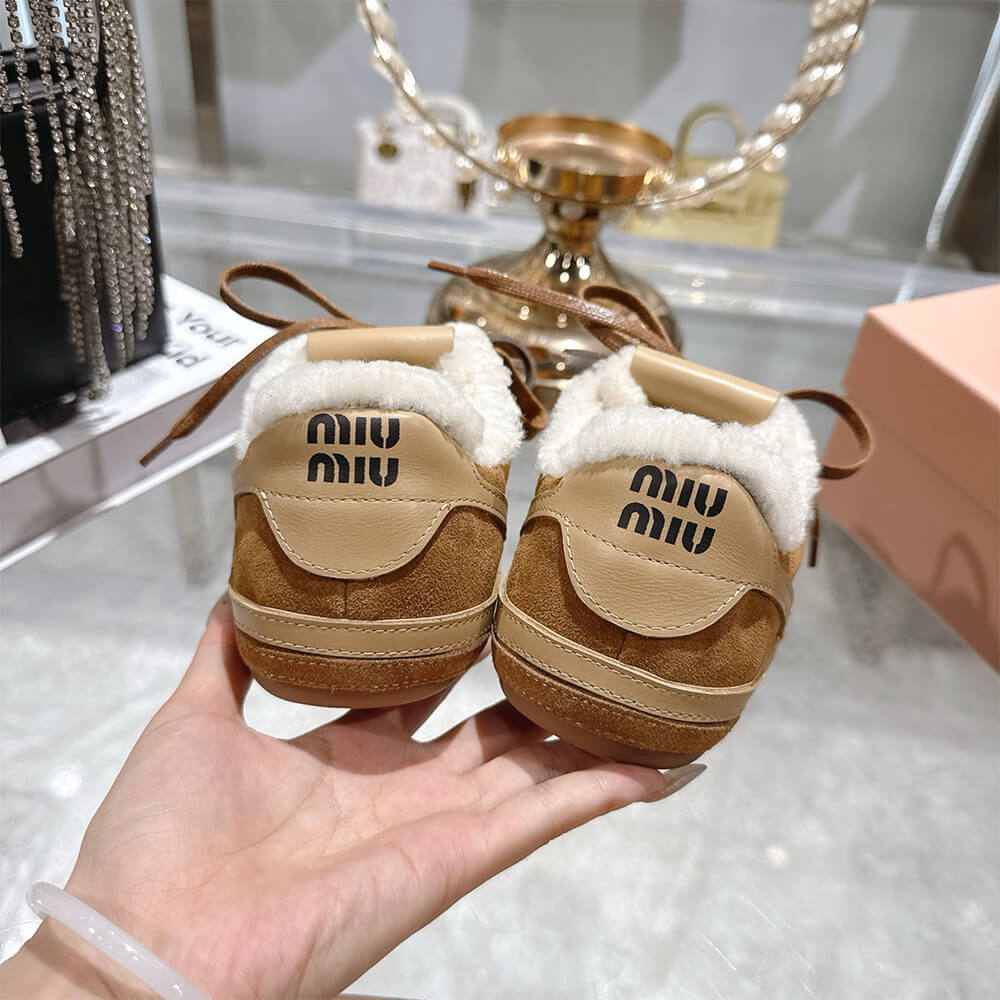 M1um1u Sneakers