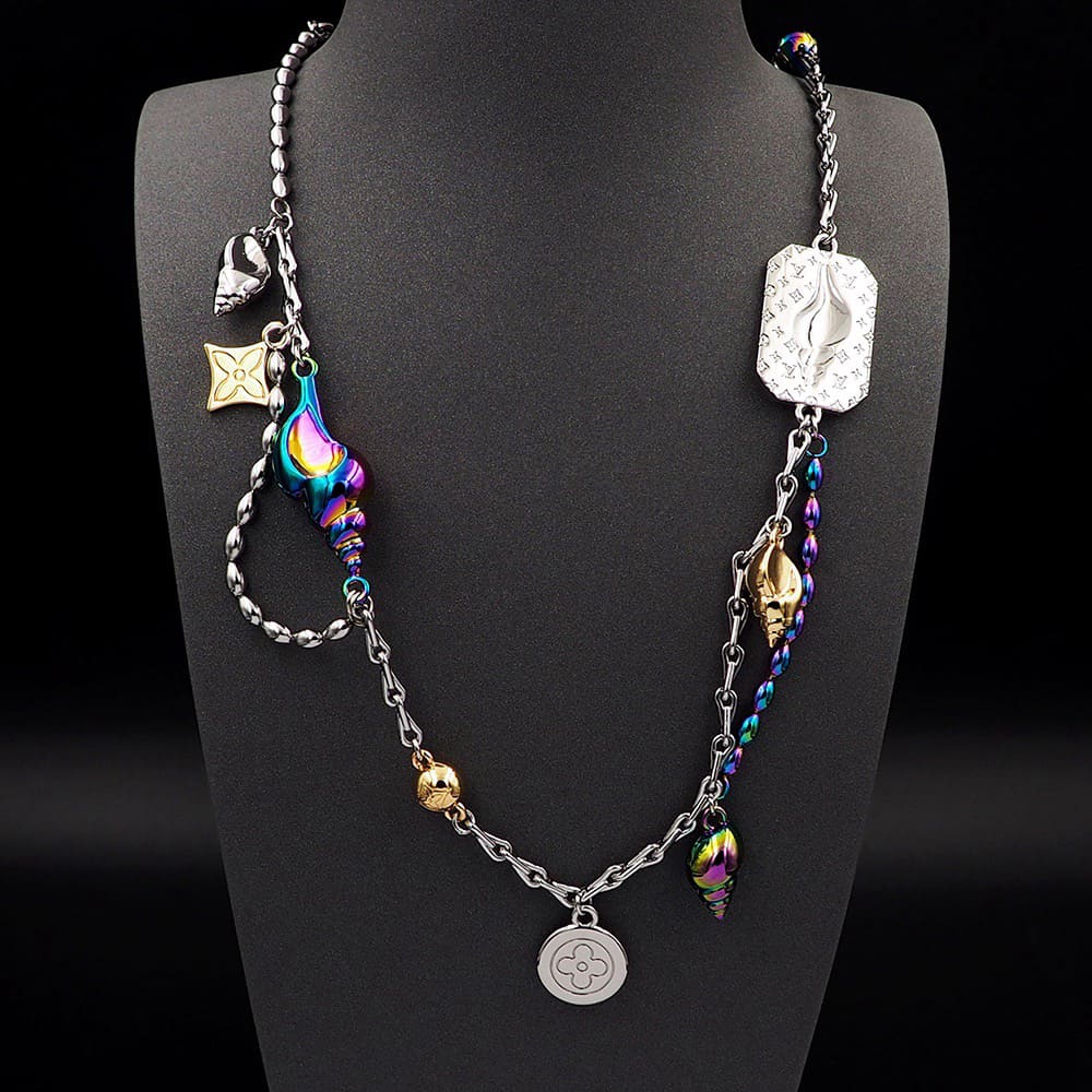 LV SHELL Necklace