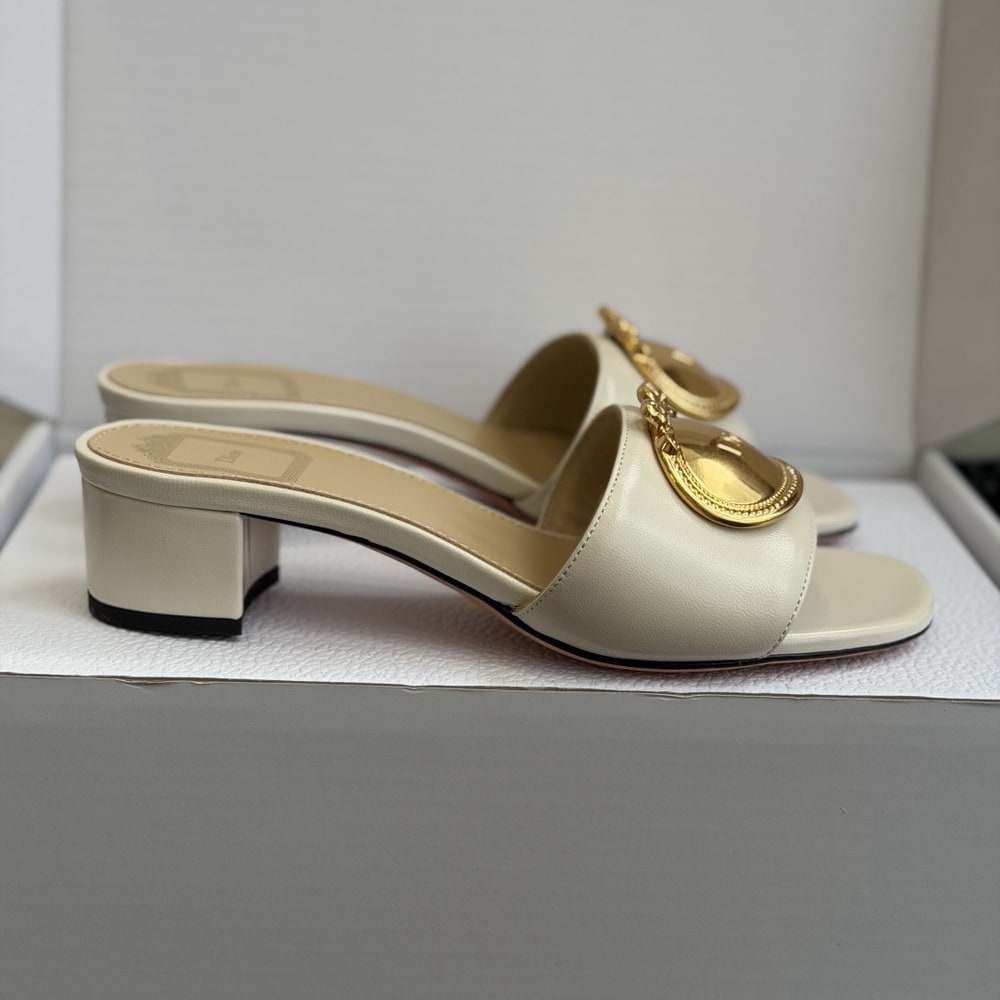 D10r Medaillon Buckle Heeled Slide (EU SIZE 35-42)