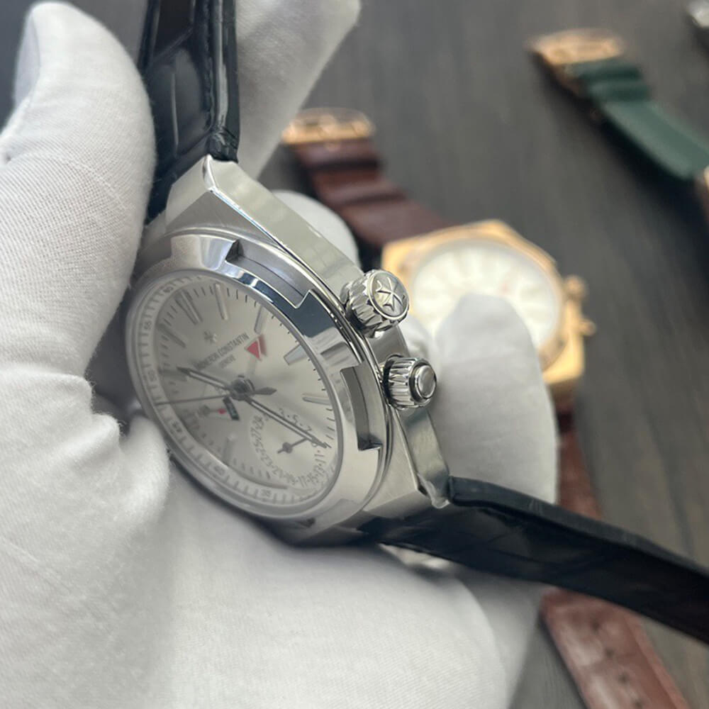 Vacheron C0nstan1n Overseas dual time