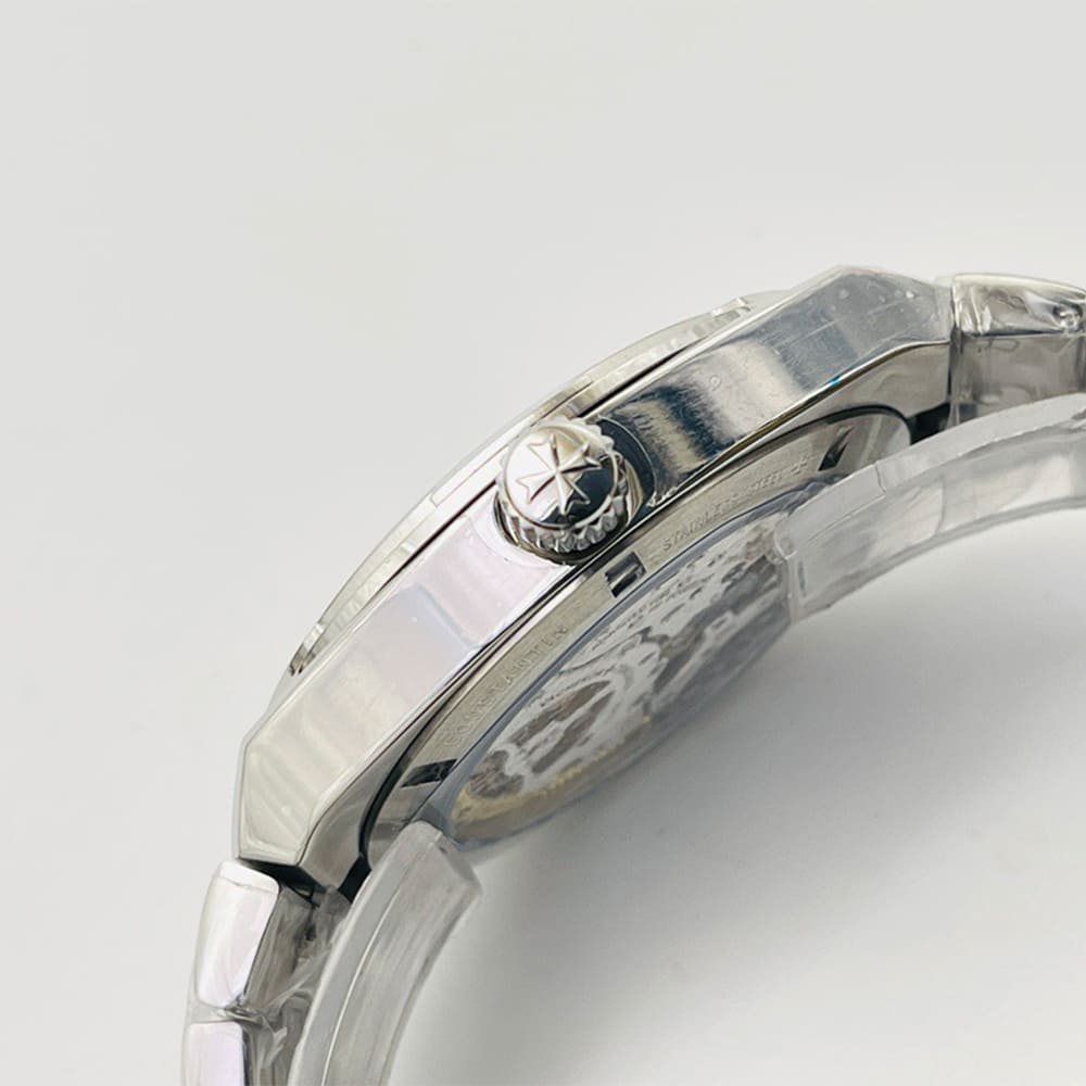 Vacheron C0nstan1n Overseas Tourbillonn