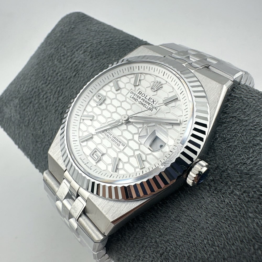 R01ex Land-Dweller 40
