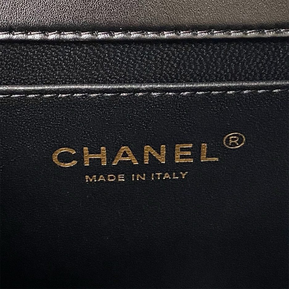Ch**el SMALL FLAP