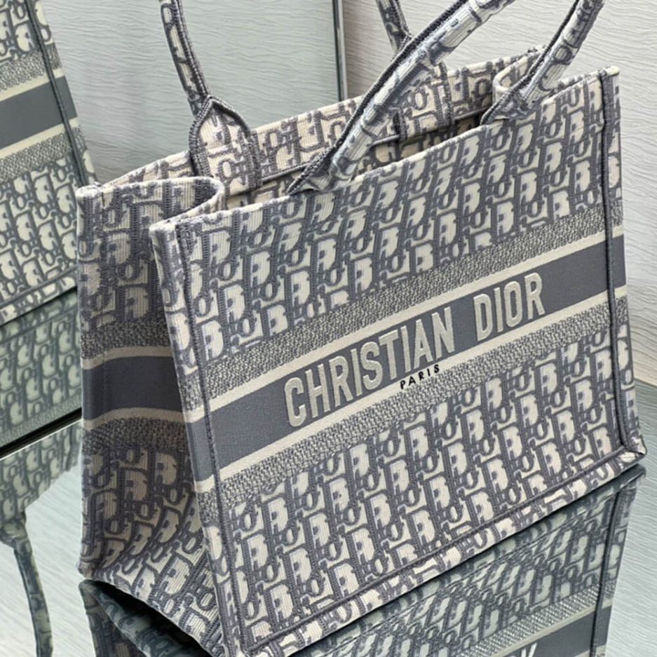 MEDIUM D10r BOOK TOTE