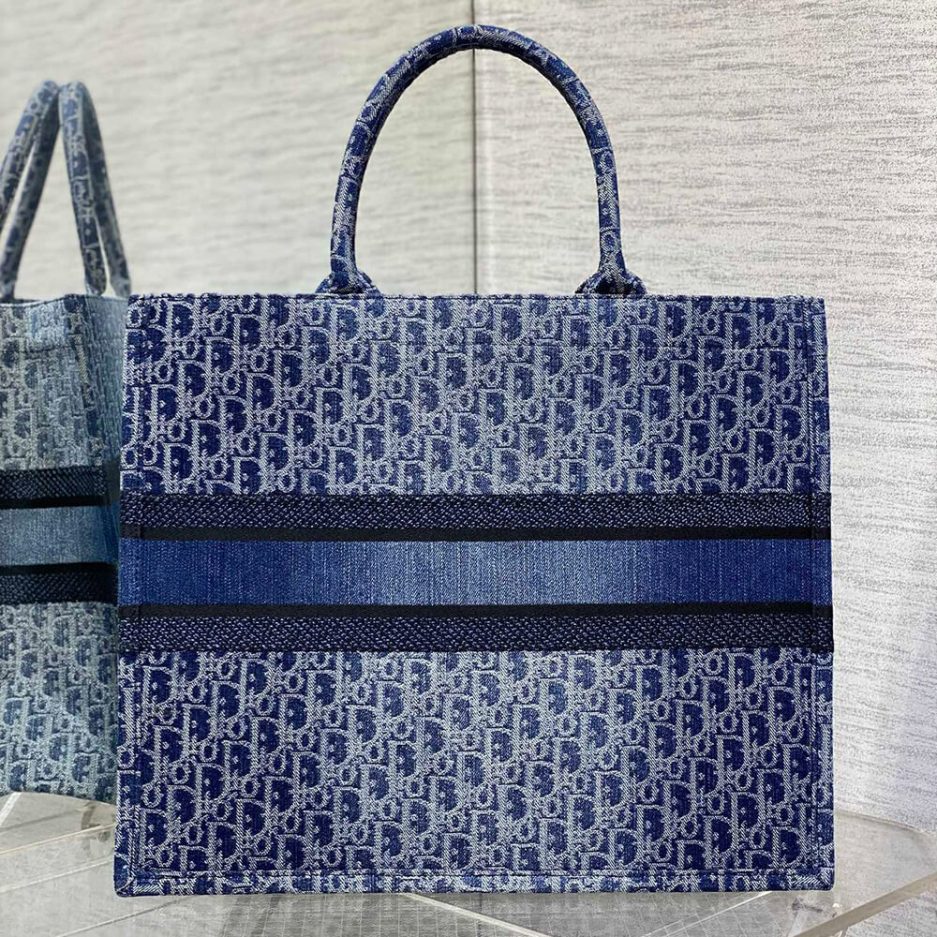 Large D10r Book Tote