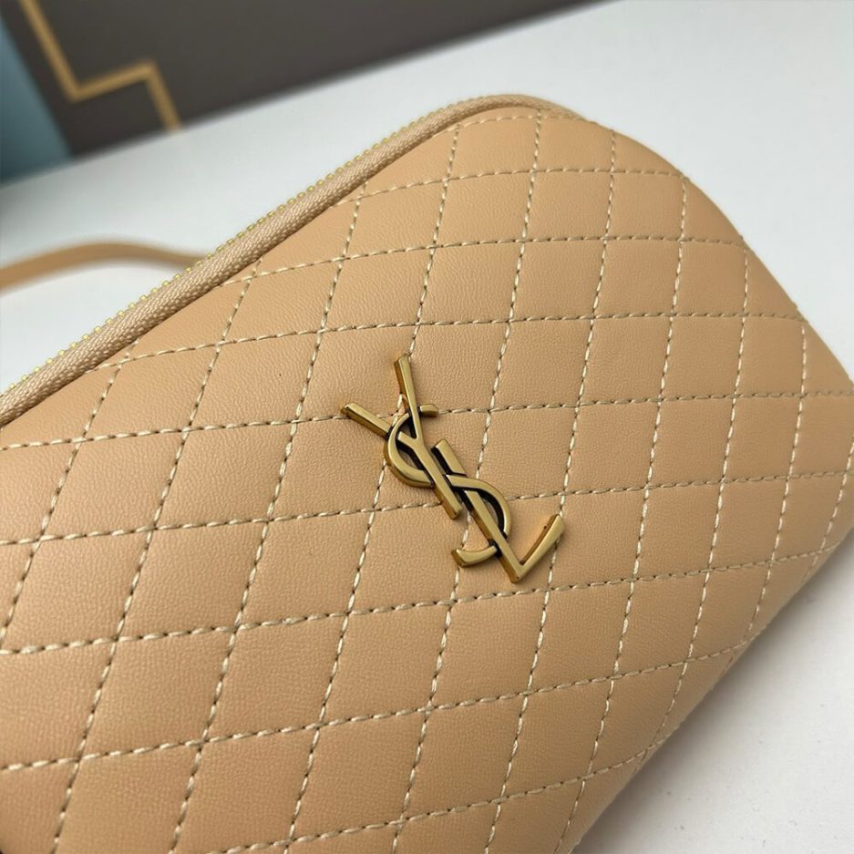 Y51 Gaby zipped pouch in quilted lambskin