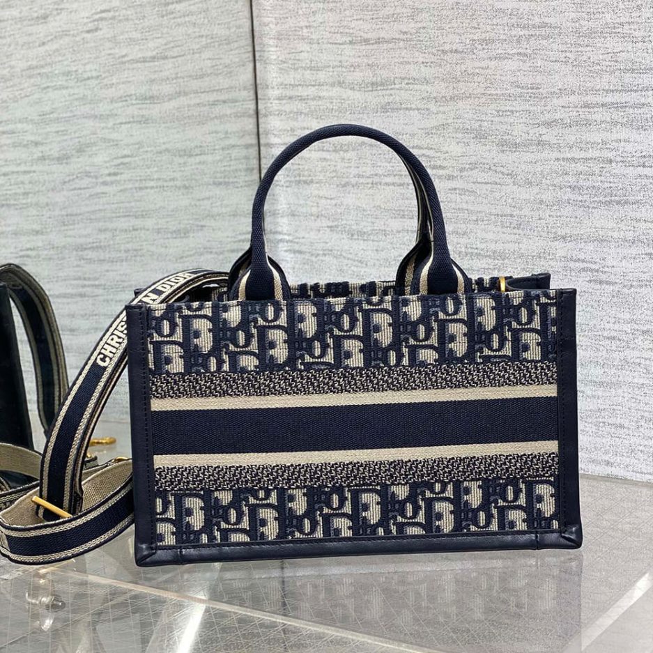 D10r East-West D10r Book Tote with strap